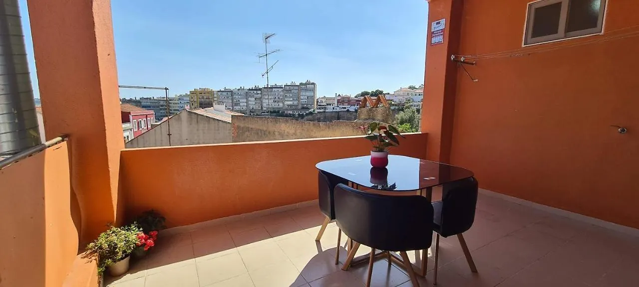 Relax In Lisbon For 4 People With Terrace And Parking Apartment