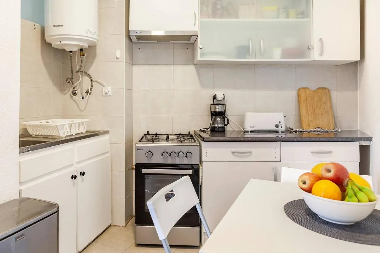 Relax In Lisbon For 4 People With Terrace And Parking Apartment Portugal